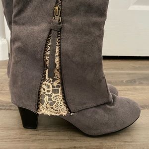 Heeled boots with lace detail